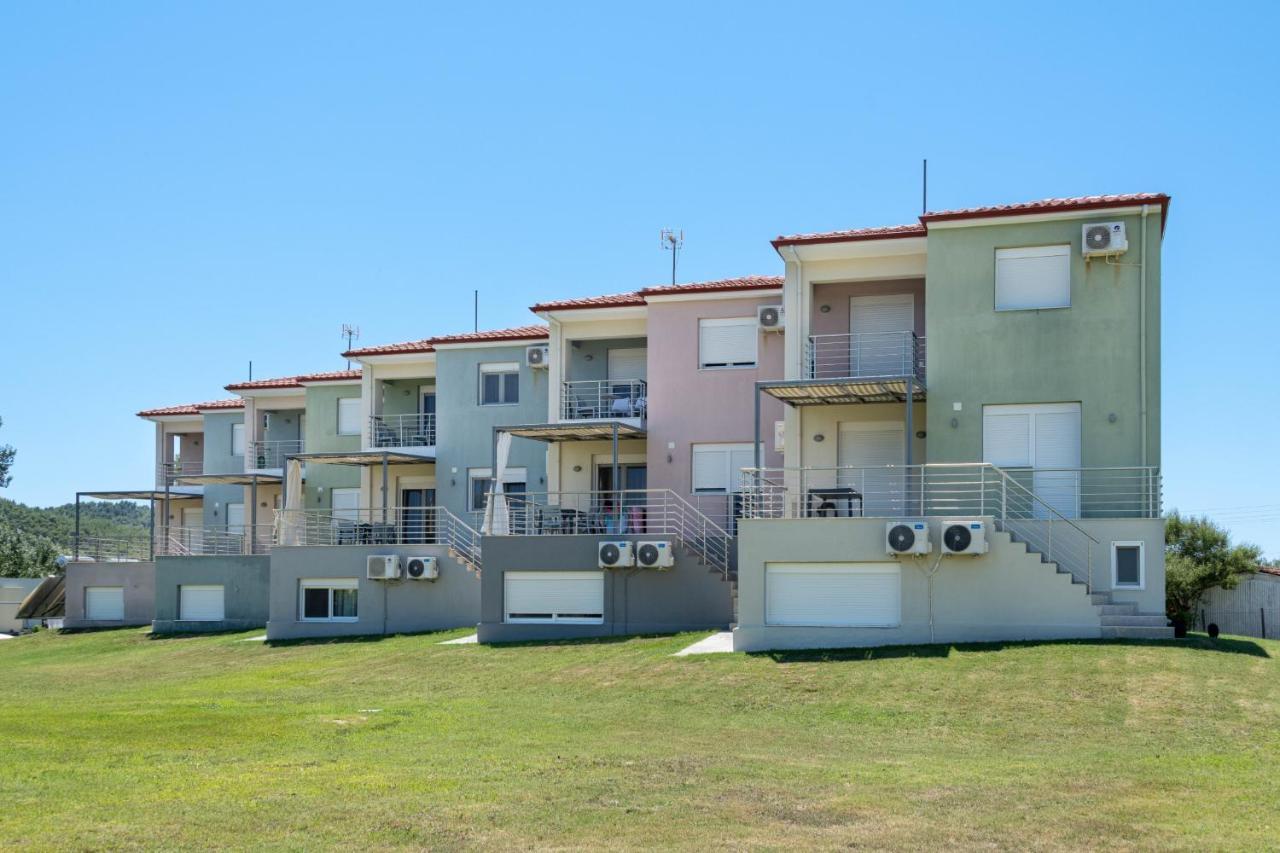 Palm Tree Maisonettes #Feelslikehome Ormos Panagias Exterior foto
